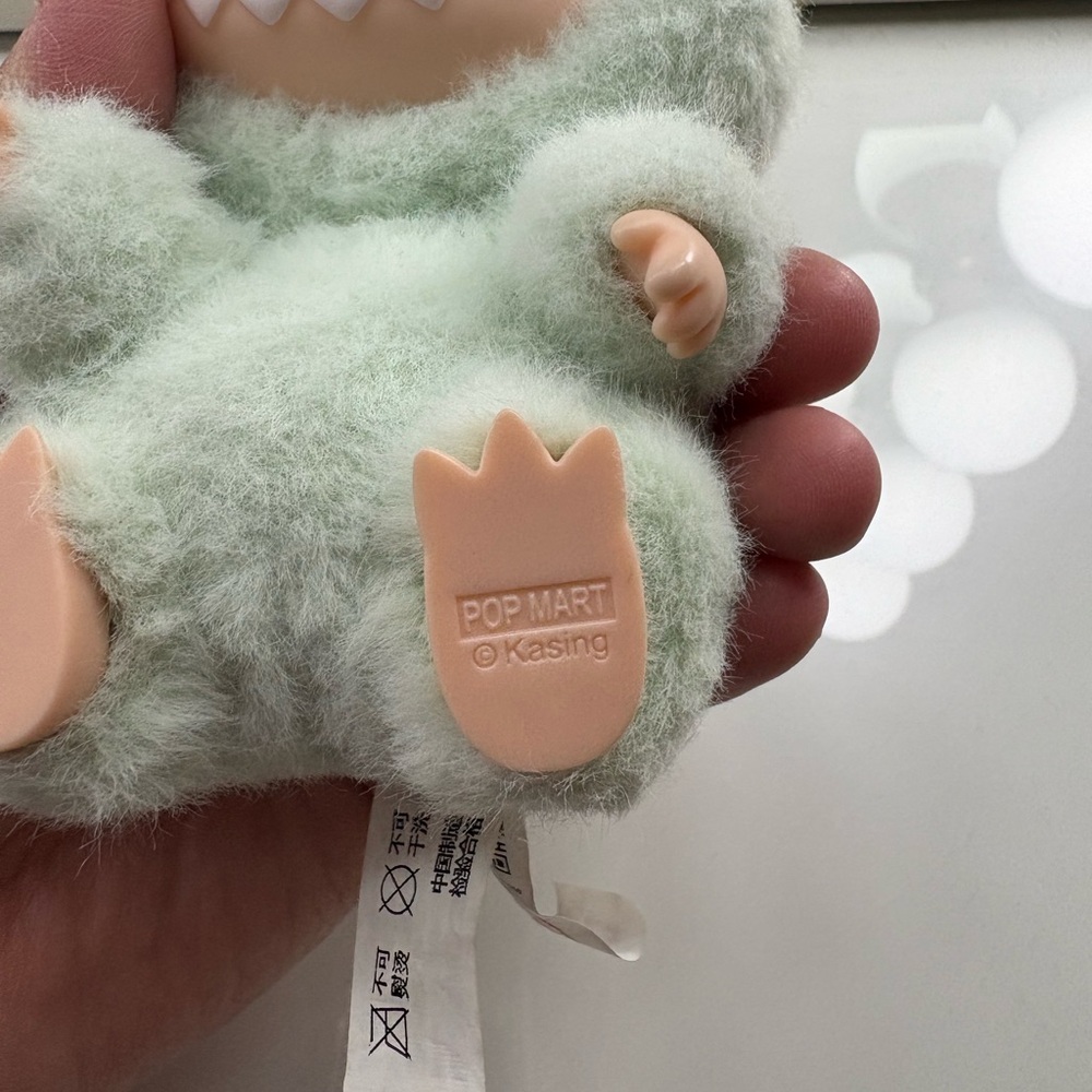 Labubu - Picture 3 of 3